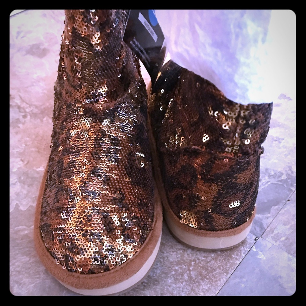 Boots, women’s 8